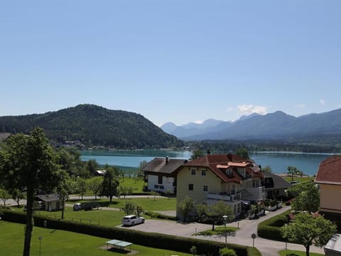 Lupinienweg - Fewo Nr.4 - Ferienwohnungen Petschnig Bed and Breakfast in Villach