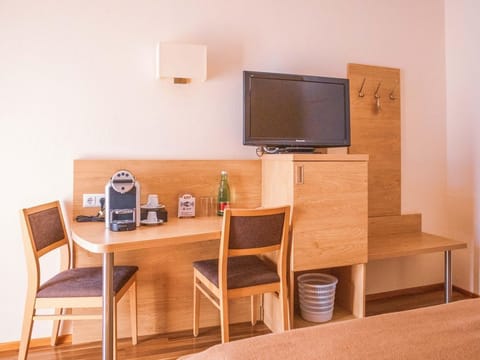 Doppelzimmer mit Balkon - Hotel Kuchlerwirt Bed and Breakfast in Villach