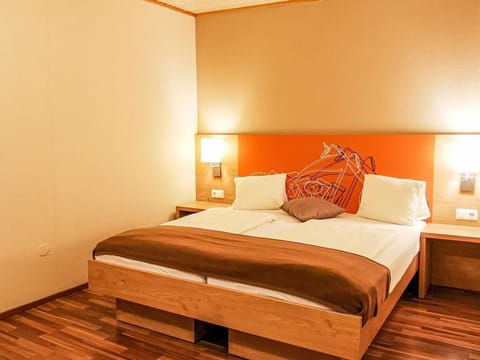 Dreibettzimmer Standard - Hotel Kuchlerwirt Bed and Breakfast in Villach