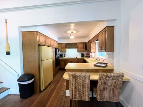 Modern kitchen with retro vibes overlooking Weiss Lake