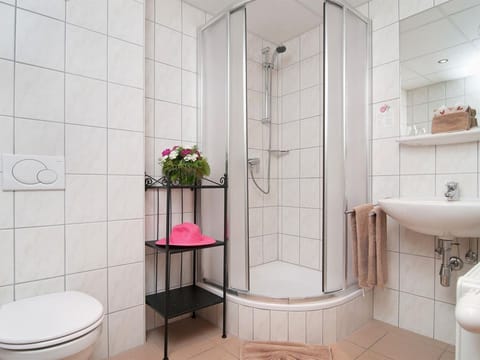 Komfortzimmer mit Seeblick - Hotel-pension Melcher Bed and Breakfast in Villach