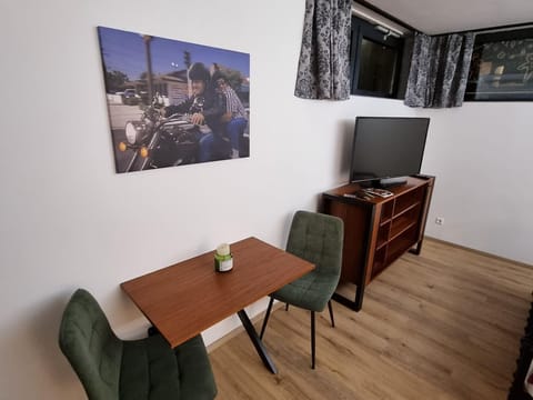 Doppelzimmer, Bad, WC, Straßenseitig - City Appartements Villach Apartment in Villach