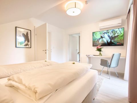 Fewo-Pension Zollner - Deluxe Apartment 40 m² Bed and Breakfast in Villach