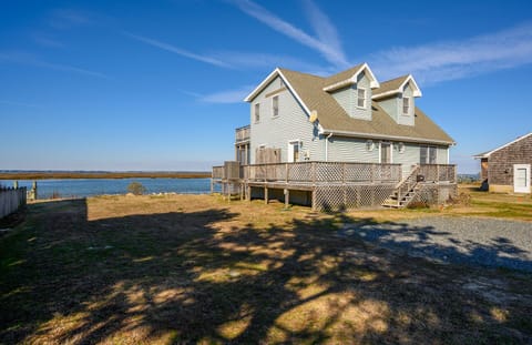 Welcome to Channel View Cottage on Chincoteaue island!