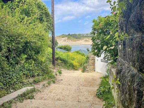 Porthkidney steps | Crossways, Lelant, near Hayle