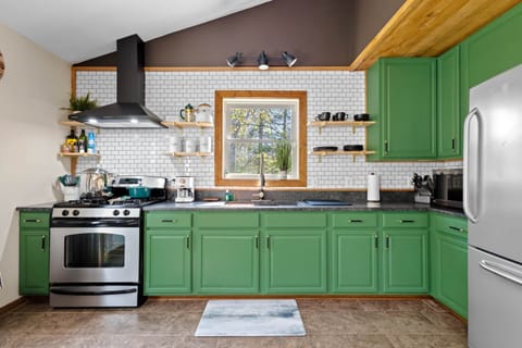 18-overlook cabine inside