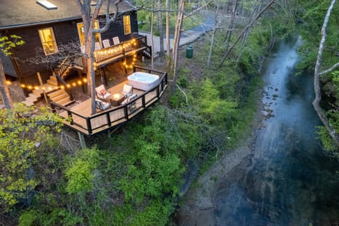 56-overlook cabine outside