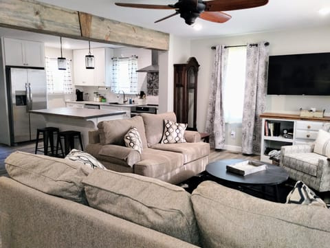 front entrance view to kitchen