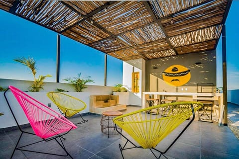 Spacious room with tables and chairs for rent in Playa del Carmen