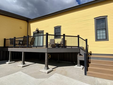 Private Deck