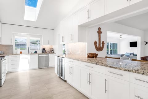 Amazing HUGE chef'd kitchen!