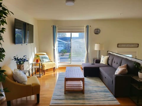 Upstairs living room with pullout sofa bed