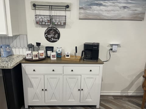 Coffee and Tea Bar with Keurig for Single Cup and 10-cup Carafe