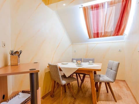 Ferienwohnung "fichte" für 2-5 Personen - Sonnhof Farm Stay in Villach