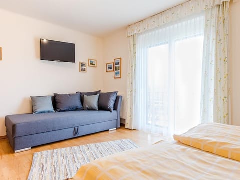 Ferienwohnung "fichte" für 2-5 Personen - Sonnhof Farm Stay in Villach