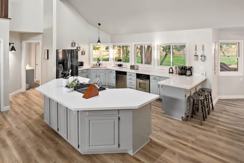 Extra large island and built in range, the gathering starts here