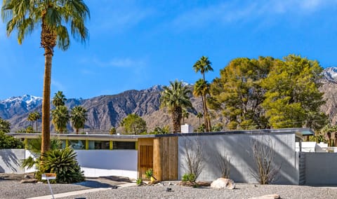 Architectural gem: '57 mid-century home by Jack Meiselman. Book now to stay.