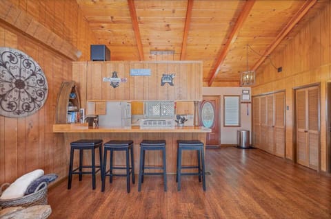 Additional kitchen seating