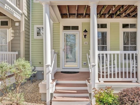 Charming front porch 
