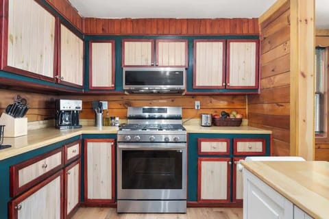 Quality appliances with built in oven air fryer!