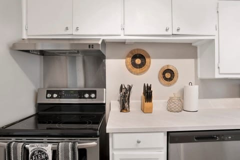 Fully-equipped kitchen