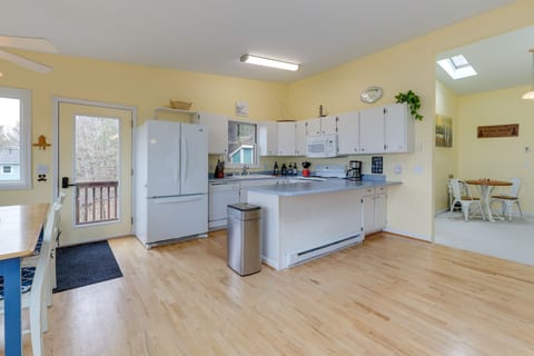 Kitchen | Cooking Basics | Blender | Moka Pot | Crockpot | High Chair