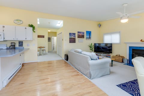 Living Area | Fireplace | Board Games