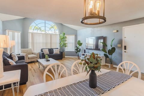 Modernized Orlando, FL stay!