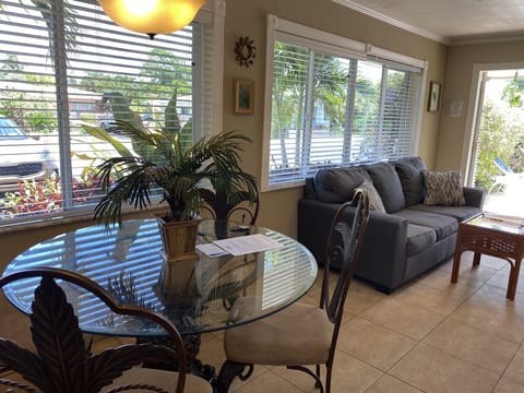 2820Livingroom201
