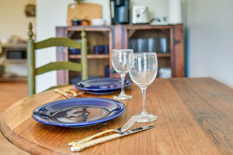 Dining Area | Dishware/Flatware | Trash Bags/Paper Towels