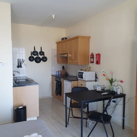 Full self catering space in the kitchen with all essentials.