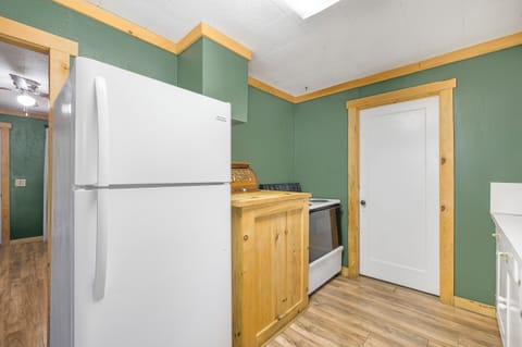 44ca3777-11ea-4bf3-8486-b4d966a4b132