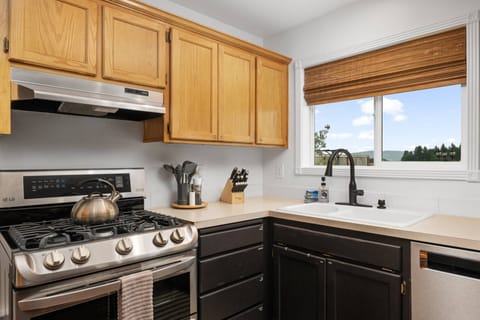 "The house was extremely well appointed and totally met our expectations. The kitchen was very well appointed" - Dennis