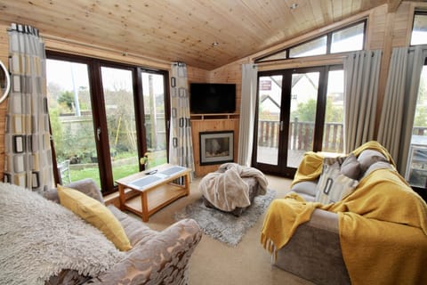 Lodge 2 