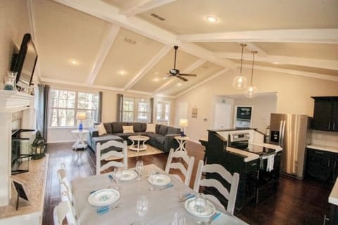 Beautiful great room. There is 4 folding chairs in the 2nd bedrooms closet.