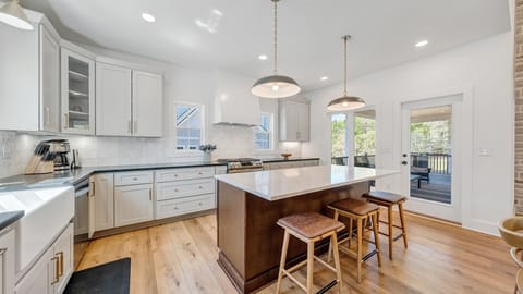 Large Stocked Kitchen (1)