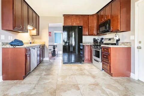 Fully equipped kitchen