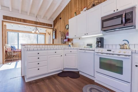 Spacious well-equipped kitchen