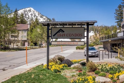 Entry Summer - ski slopes in the background