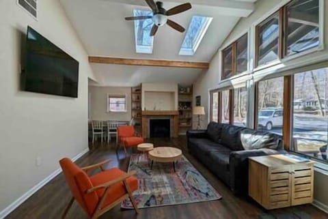 Living Area (2)