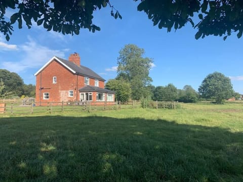 Beautiful North Cottage 