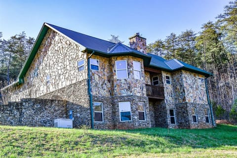 Affordable 3br/2ba Cabin in the Ocoee River Area