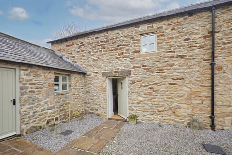 Himmell, Ruffside - Host & Stay