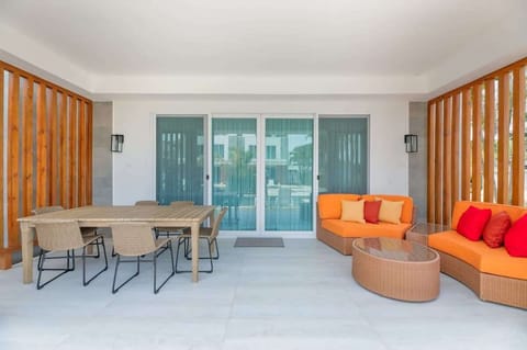 Pool Front door