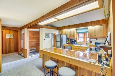 Kitchen | Blender | Toaster | Cooking Basics | 1,000 Sq Ft