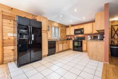Full Kitchen w/ Ample Counter Space