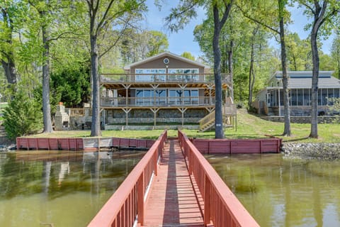 Lexington Vacation Rental | 4BR | 2BA | 2,500 Sq Ft | Stairs Required
