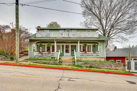 Eureka Springs Vacation Rental | 5BR | 2BA | Stairs Required to Access