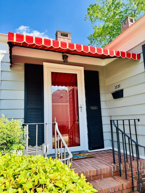 Parkside Cottage - Front Door