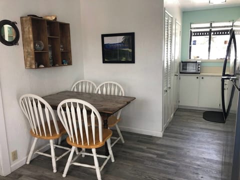 Kitchen/Eating Area